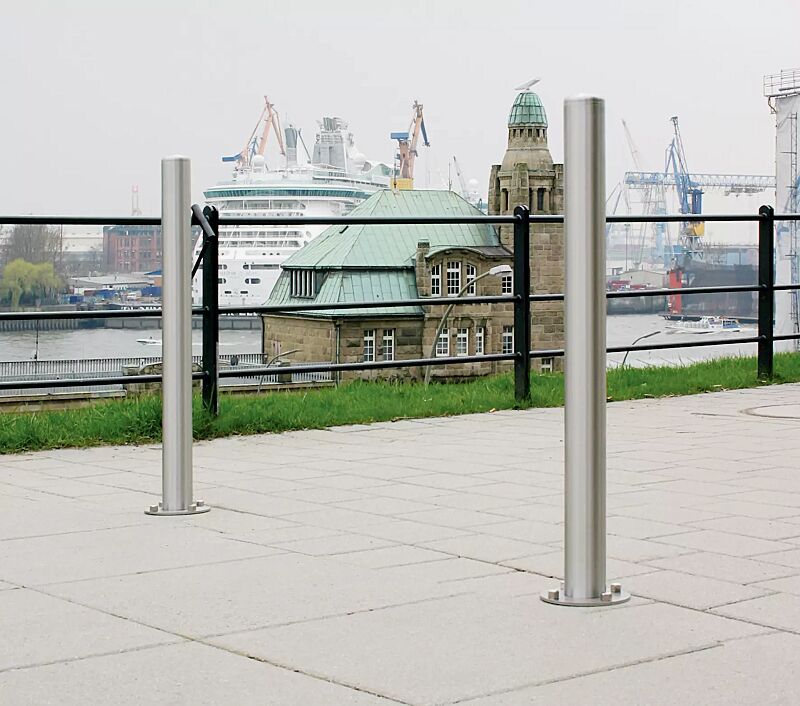 Poller ALAVA mit Rundkopf und Bodenplatte, zum Aufdübeln