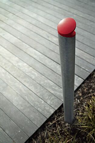 Poller BARD feuerverzinkt (auf Anfrage), Pollerkopf in RAL 3003 rubinrot