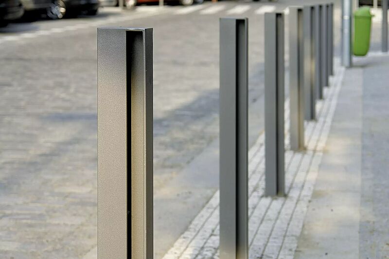 poller-elias__shoKAT0019330 Poller ELIAS ohne Stadtwappen, zum Aufdübeln bei -100 mm, in RAL 9007 graualuminium