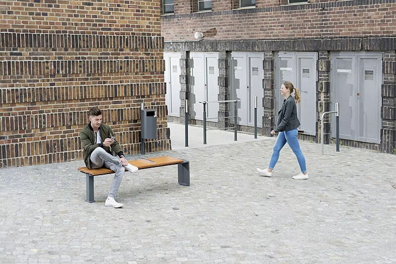 poller-eveole__shoKAT0055500 Kollektion EVEOLE bestehend aus Poller, Sitzbank, Abfallbehälter, Anlehnbügel und Systemgeländer