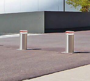 <div id="container" class="container">Poller KEMBS, mit Pollerhülse aus Edelstahl</div>