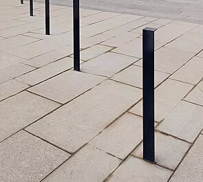 <div id="container" class="container">Poller LOT zum Aufdübeln bei -100 mm, in RAL 7016 anthrazitgrau</div>