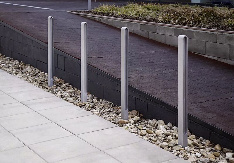 Poller MIELON zum Aufdübeln bei -100 mm, in RAL 9006 weißaluminium