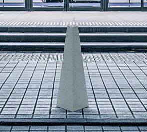 <div id="container" class="container">Poller NY-COLLECTION, Höhe 1000 mm, aus Beton, in Granitoptik weiß</div>