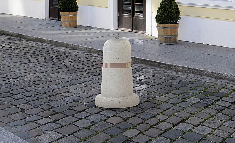 Poller RAY aus Beton, mit Kupferband, in Granitoptik weiß