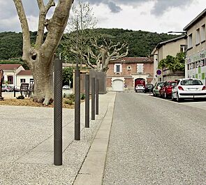 Poller STRIUM HELIX mit Flachkopf, in RAL 8014 sepiabraun