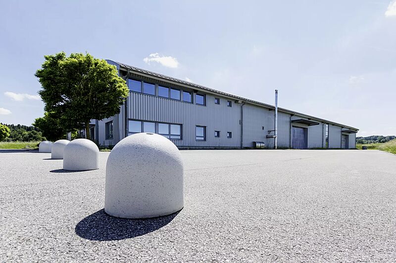 poller-titano__shoKAT0055225 Poller TITANO aus Beton geschliffen, in Granitoptik weiß