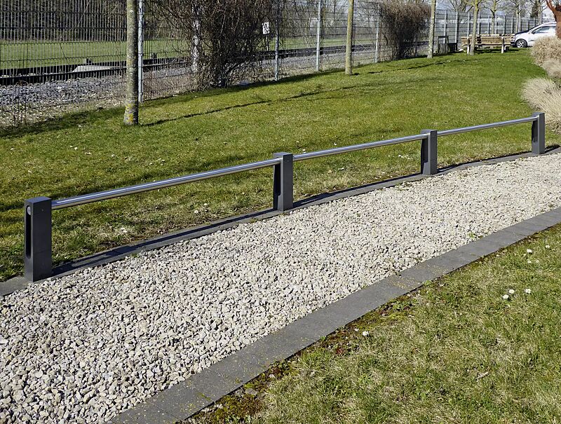 rabattengelaender-barr__shoKAT0068692 Rabattengeländer BARR mit Flachkopf