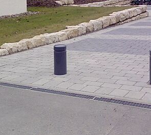 Rammschutzpoller BOULEVARD, in RAL 7016 anthrazitgrau