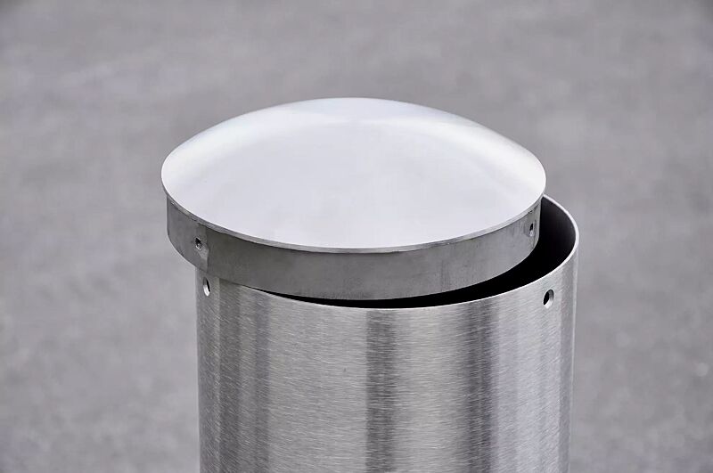 rammschutzpoller-caen__shoKAT0059456 Betonbefüllung durch abnehmbaren Deckel möglich