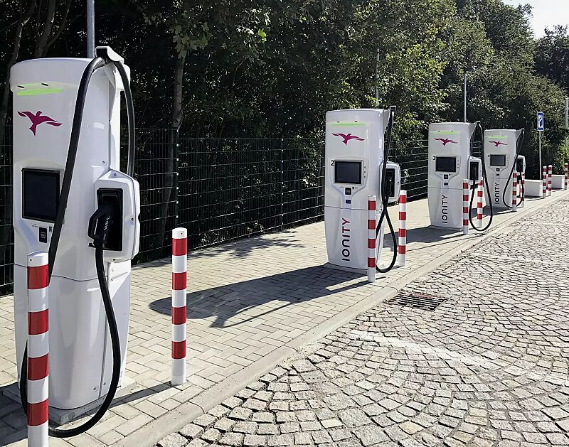 rammschutzpoller-genas__shoKAT0064535 Rammschutzpoller GENAS zum Einbetonieren, Ø 89 mm, in weiß mit roten Reflexstreifen