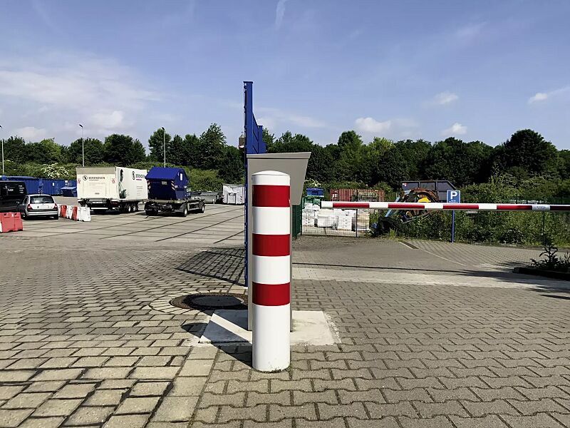 rammschutzpoller-genas__shoKAT0064538 Rammschutzpoller GENAS zum Einbetonieren, Ø 273 mm, in weiß mit roten Reflexstreifen