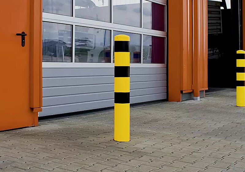 Rammschutzpoller GENAS zum Einbetonieren, Ø 152 mm, in gelb mit schwarzen Reflexstreifen