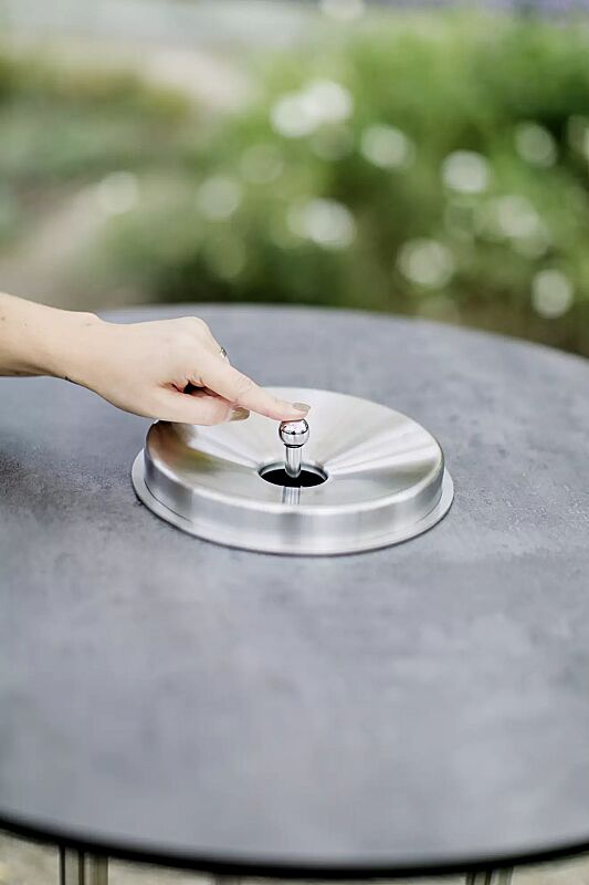 raucherstehtisch-blackpool__shoKAT0039682 Detail: Ascher