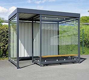 Raucherunterstand AQUILA mit auftragsbezogener Anpassung (zusätzliche Windschutzwand), Dachbreite x Dachtiefe 3180 mm x 2165 mm, Rückwand Trapezblech, Seiten- / Windschutzwände mit Siebdruckdekor, Stahlkonstruktion in RAL 7016 anthrazitgrau