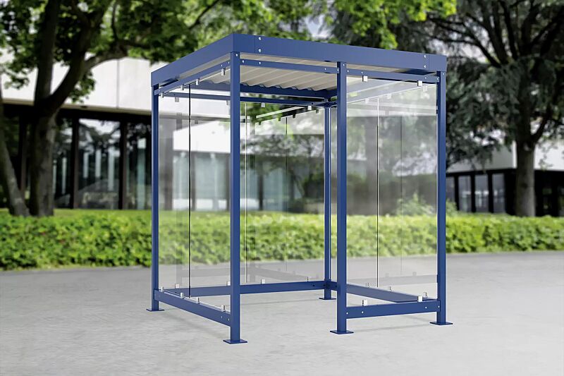 raucherunterstand-bootis__shoKAT0056632 Raucherunterstand BOOTIS, Dachbreite x Dachtiefe 2165 mm x 2165 mm, mit Rück- und Seitenwänden sowie Windschutzwand rechts, Stahlkonstruktion in RAL 5010 enzianblau