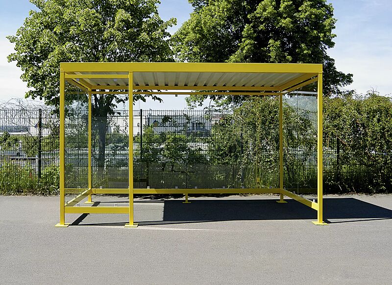 raucherunterstand-bootis__shoKAT0065229 Raucherunterstand BOOTIS, mit auftragsbezogener Anpassung, Dachbreite x Dachtiefe 4195 mm x 2165 mm, mit Rück- und Seitenwänden sowie Windschutzwand links, Stahlkonstruktion in RAL 1023 verkehrsgelb