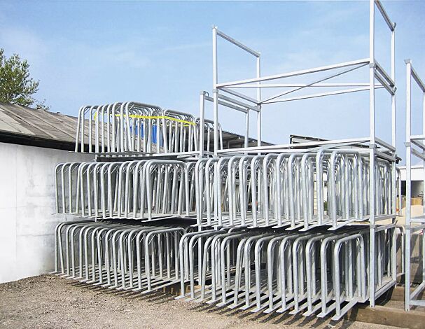zusammenlegbares und stapelbares Fahrradparksystem - für eine effiziente Lagerung und Transport