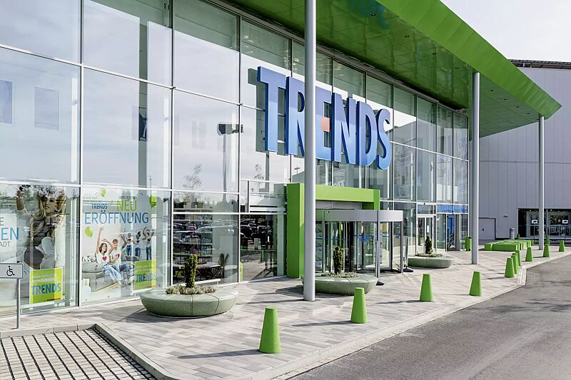 rundbank-olimpo__shoKAT0071416 Rundbank OLIMPO aus rekonstituiertem Marmor geschliffen, in grün alpi sowie Poller KONE