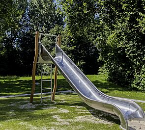 Rutsche JORDY mit Aufstiegsleiter ohne Handlauf