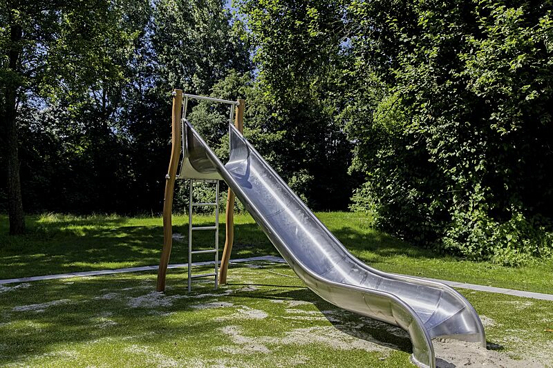 Rutsche JORDY mit Aufstiegsleiter ohne Handlauf