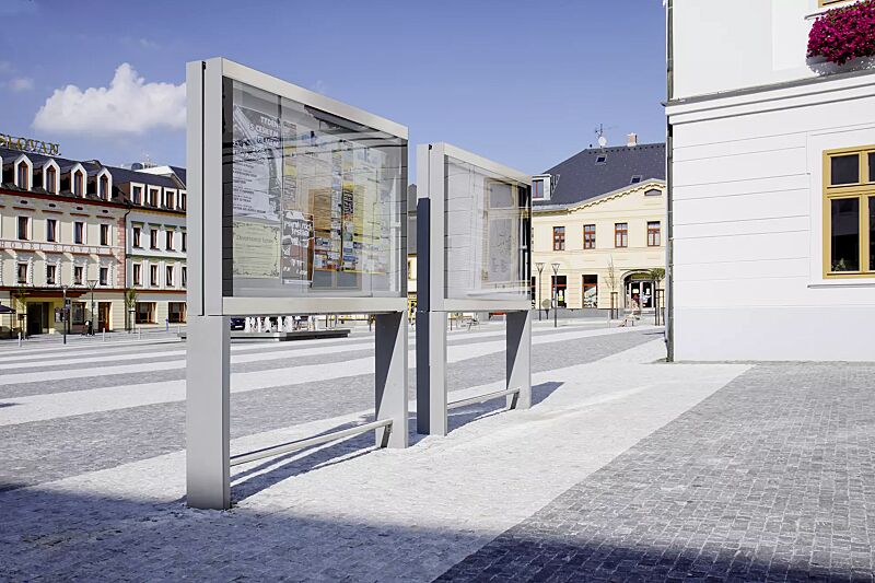 schaukasten-c-light-if__shoKAT0025089 Schaukasten C-LIGHT IF mit Rechteckrohrständern zum Aufdübeln, doppelseitig, in RAL 9006 weißaluminium