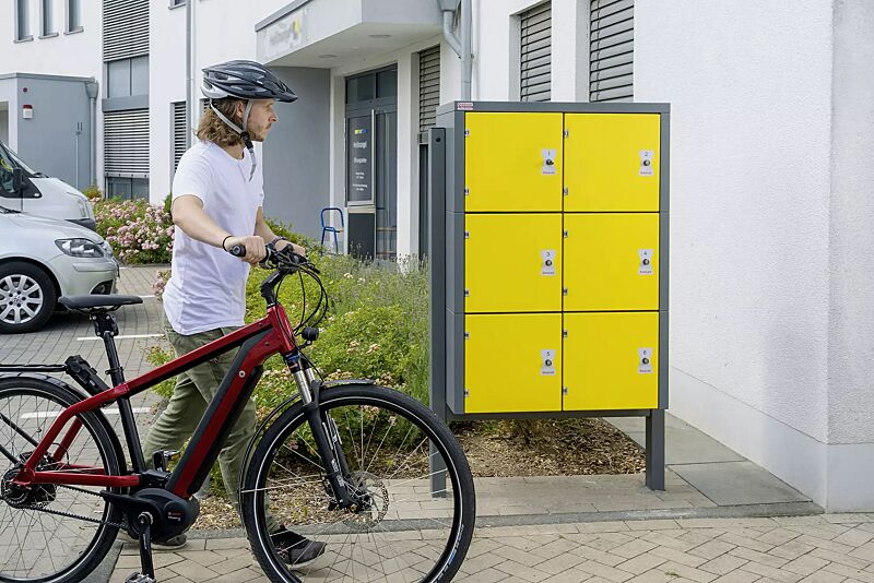 schliessfachanlage-secure__shoKAT0059704 Schließfachanlage SECURE, 6 Fächer mit Elektroinstallation, Türschließung mittels Münzpfandschloss, Stahlkonstruktion in RAL 7012 basaltgrau und RAL 1018 zinkgelb