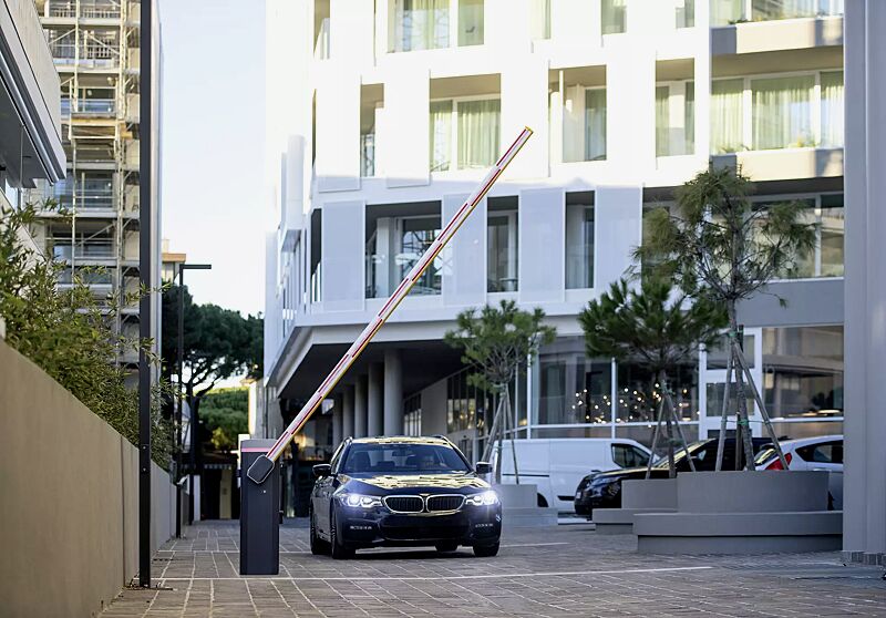 schrankenanlage-busset__shoKAT0067775 Schrankenanlage BUSSET, Absperrbreite 4,00 m, mit LED-Schrankenbaumbeleuchtung (Zubehör)