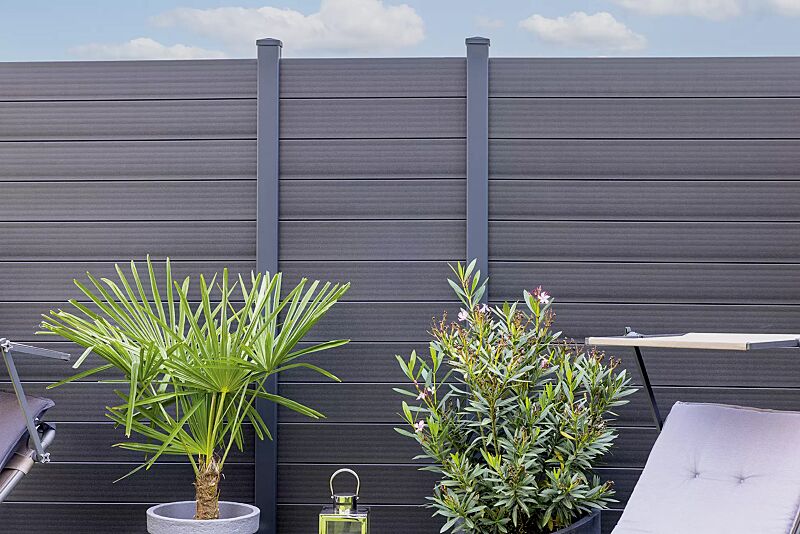 sicht--und-schallschutzwand-lynwood__shoKAT0071905 Schallschutzwand LYNWOOD in RAL 7021 schwarzgrau, Wandelemente in titangrau