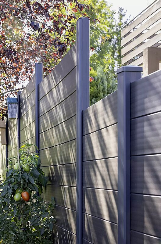 sicht--und-schallschutzwand-lynwood__shoKAT0071906 Schallschutzwand LYNWOOD in RAL 7021 schwarzgrau, Wandelemente in titangrau