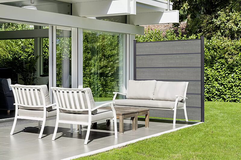 sichtschutzwand-wexford__shoKAT0073063 Sichtschutzwand WEXFORD, Ausführung PREMIUM, Pfosten in DB 703 eisenglimmer, Wandelemente foliert in grey ash