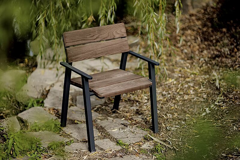 sitz-eger__shoKAT0073856 Sitz EGER MODERN mit Rücken- und Armlehnen, mit Eschenholzbelattung, Stahlteile in RAL 7016 anthrazitgrau