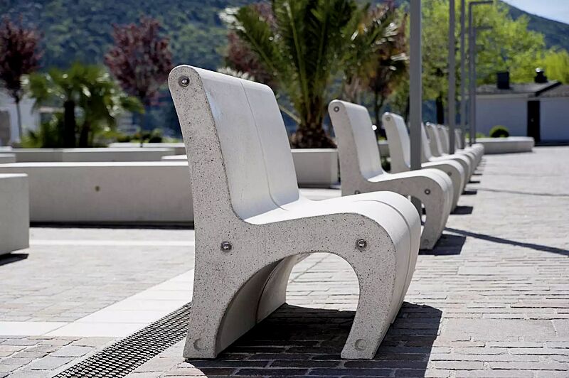 sitz-gea__shoKAT0043053 Sitz GEA aus Beton, in Granitoptik weiß