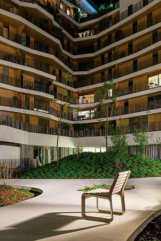 sitz-portiqoa__shoKAT0053649 Sitz PORTIQOA mit Rückenlehne, mit Robinienholzbelattung