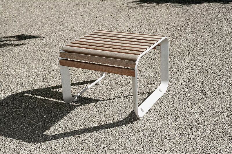 sitz-portiqoa__shoKAT0056339 Sitz PORTIQOA ohne Rückenlehne, mit Jatobaholzbelattung