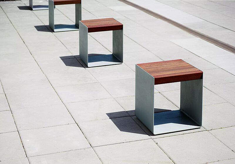 sitz-radium__shoKAT0042665 Sitz RADIUM mit Jatobaholzbelattung, Stahlteile in RAL 9007 graualuminium