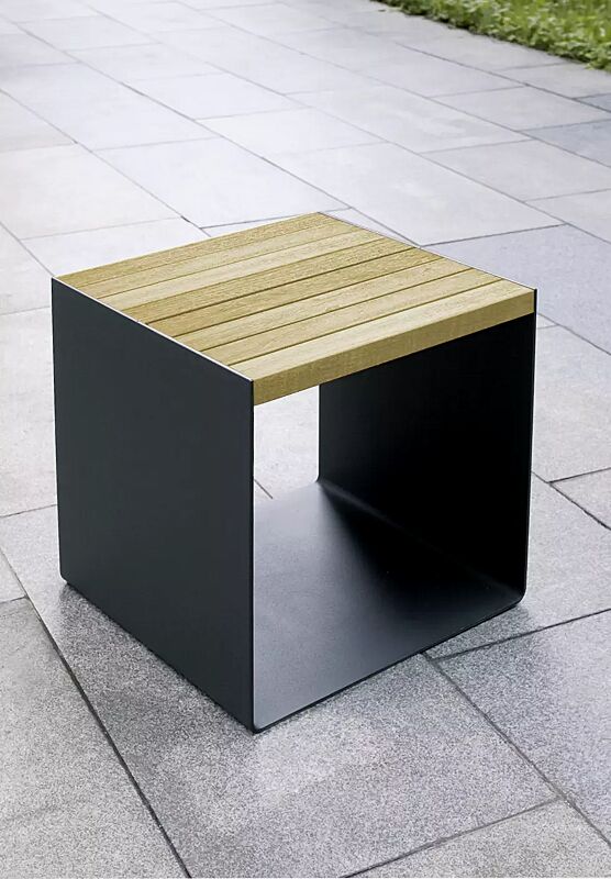 sitz-radium__shoKAT0042669 Sitz RADIUM mit Robinieholzbelattung, Stahlteile in RAL 9007 graualuminium