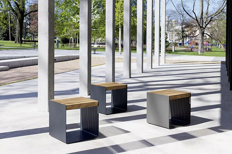 sitz-radium__shoKAT0056666 Sitz RADIUM mit Robinienholzbelattung, Stahlteile in RAL 7016 anthrazitgrau und DB 703 eisenglimmer