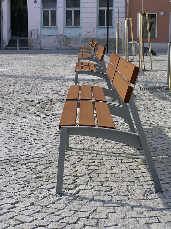 sitz-vera__shoKAT0023085 Sitz VERA mit Rückenlehne, mit Jatobaholzbelattung, Stahlteile in DB 703 eisenglimmer