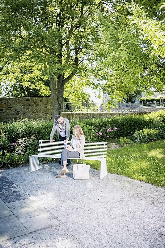 Sitzbank ANZIO mit Rückenlehne, gerade, in RAL 9003 signalweiß