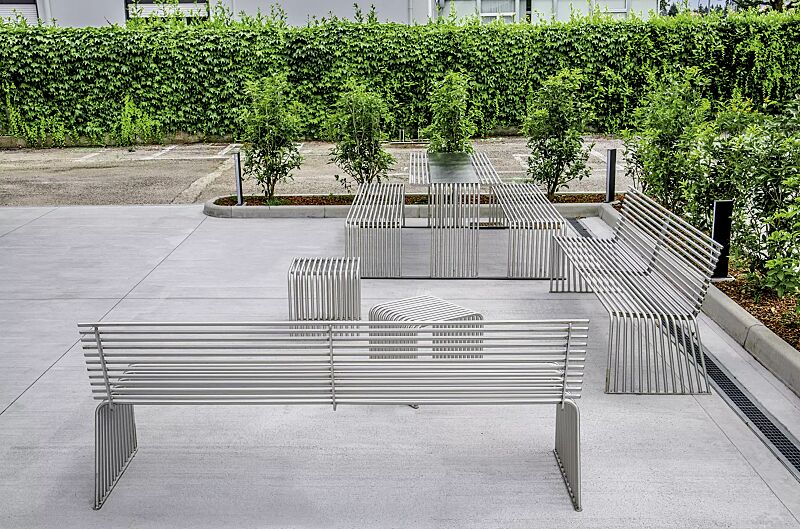 Kollektion ANZIO bestehend aus Sitzbank, Sitz und Tisch, aus Edelstahl