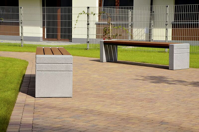 sitzbank-brno__shoKAT0038811 Sitzbank BRNO ohne Rückenlehne, Stahlteile in RAL 7021 schwarzgrau, Beton sandgestrahlt