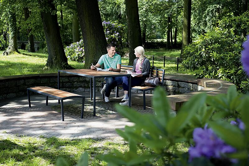 sitzbank-camilla__shoKAT0051292 Sitzbänke CAMILLA ohne und mit Rückenlehne und Tisch CAMILLA, mit Hartholzbelattung, Stahlteile in RAL 7016 anthrazitgrau