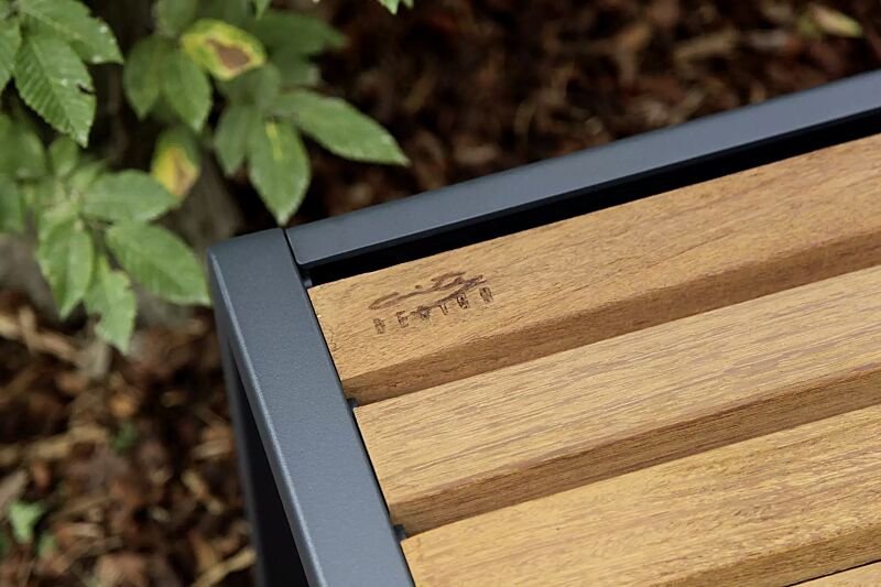 sitzbank-casteo__shoKAT0057914 Detail: Hartholzbelattung