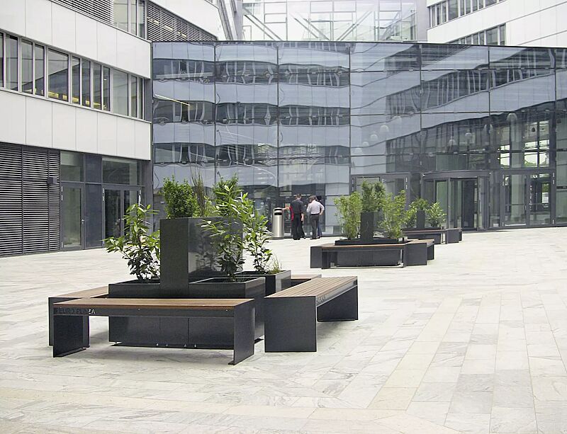 Sitzbank CIMA ohne Rückenlehne, mit Hartholzbelattung, Stahlteile in RAL 7016 anthrazitgrau