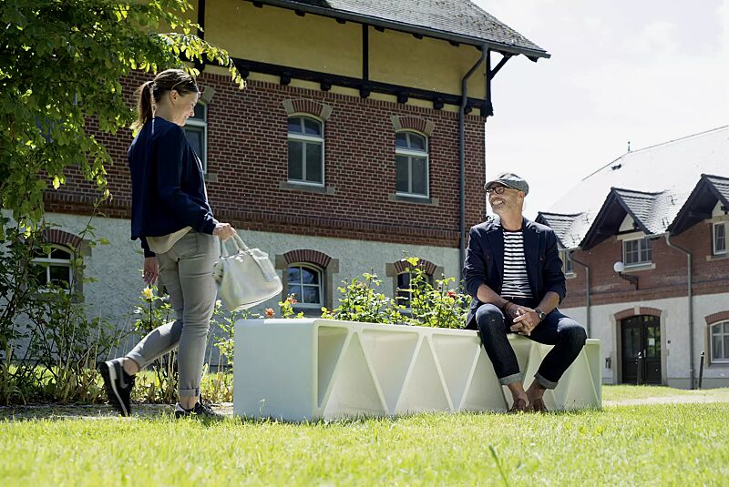 sitzbank-construqta__shoKAT0051144 Sitzbank CONSTRUQTA aus UTC®-Beton