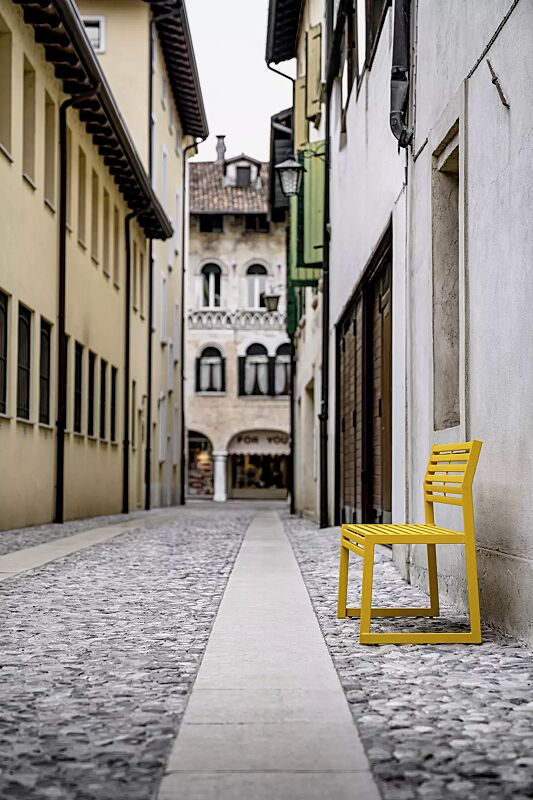 sitzbank-cortina__shoKAT0070377 Sitzbank CORTINA mit Rückenlehne, zum freien Aufstellen, Breite 1200 mm, in RAL 1004 goldgelb