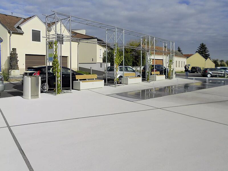 sitzbank-demetra__shoKAT0056317 Sitzbank DEMETRA mit Rückenlehne, aus Beton, mit Kiefernholzbelattung, in Granitoptik weiß