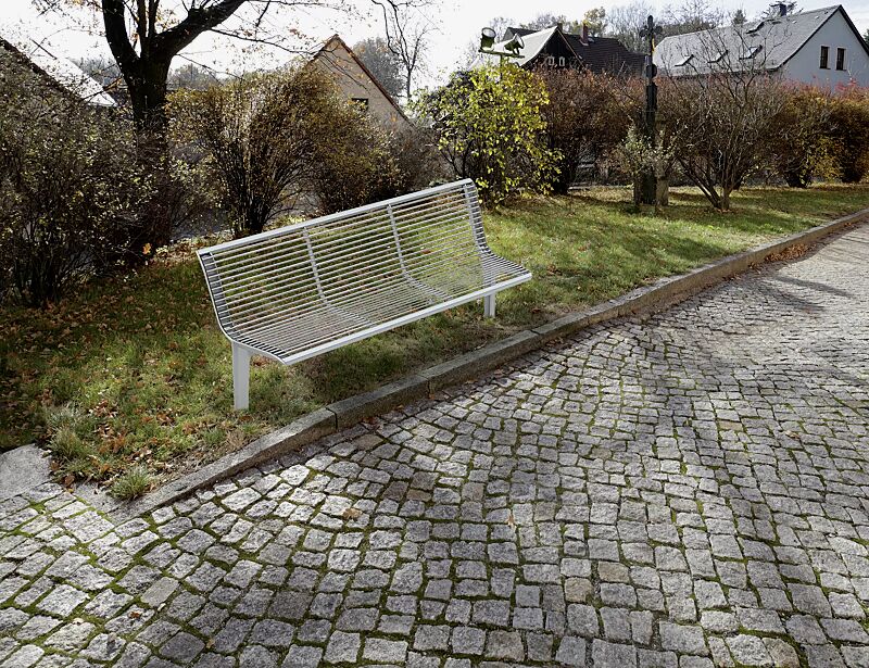 sitzbank-emau-solo__shoKAT0070114 Sitzbank EMAU SOLO mit Rückenlehne, Stahlteile in RAL 7035 lichtgrau