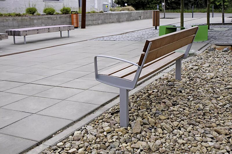 sitzbank-intervera__shoKAT0034940 Sitzbank INTERVERA mit Jatobaholzbelattung, Stahlteile in DB 703 eisenglimmer